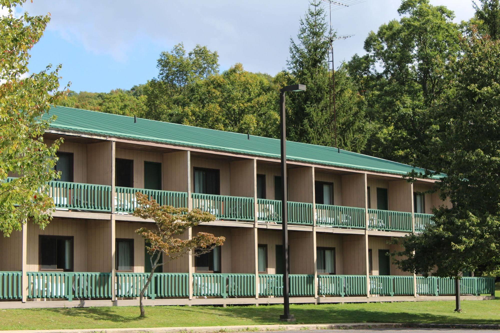 Alpine Lake Resort Terra Alta Exterior foto